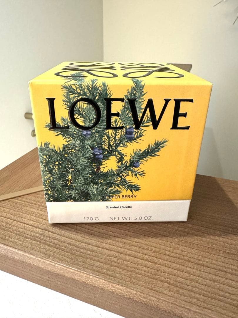 LOEWE キャンドル　ジュニパーベリー ロエベ」初のキャンドルやホームフレグランスが発売、ジュニパーベリー