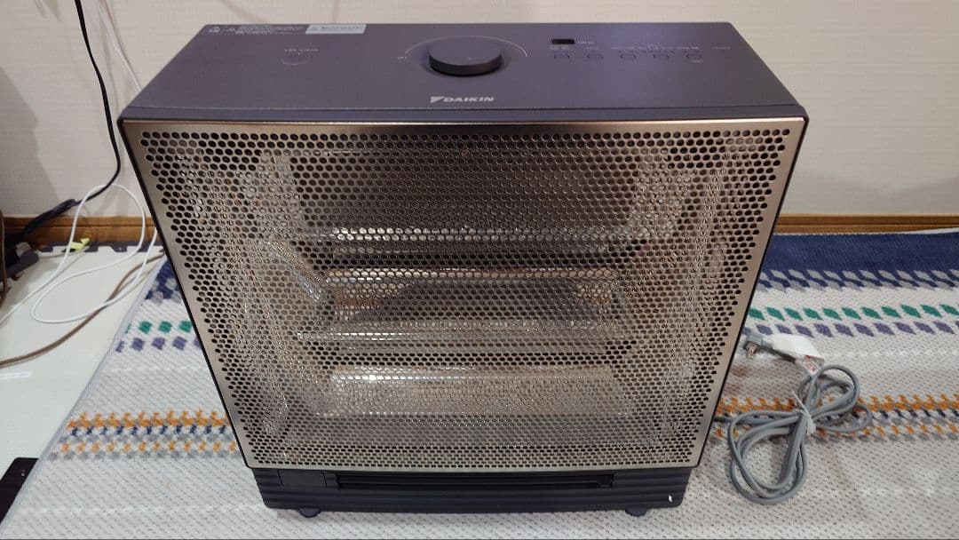 DAIKIN ハイブリッドセラムヒート WRH134AS-H 遠赤外線暖房機 ダイキン（DAIKIN） 遠赤外線暖房機 ハイブリッドセラムヒート