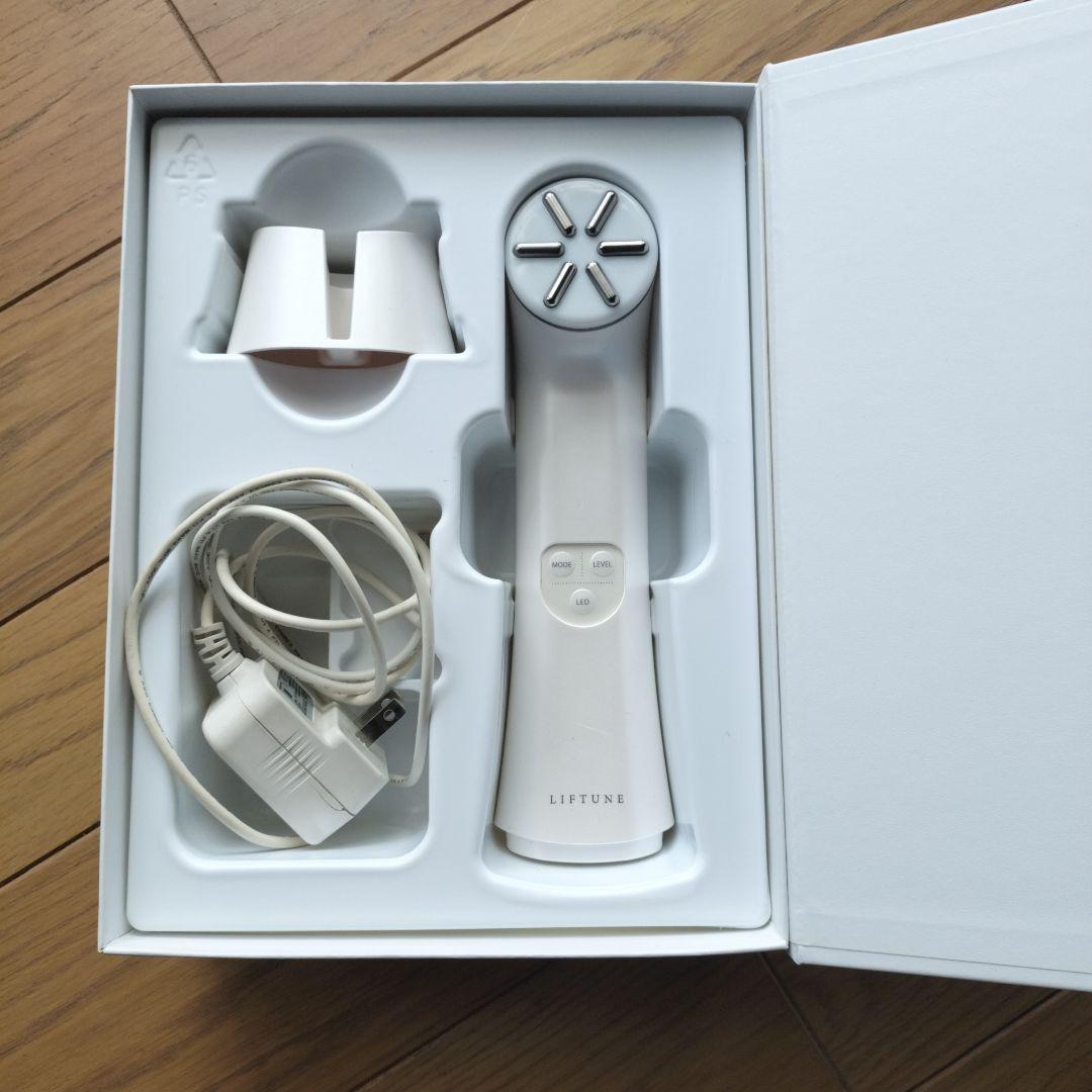 LIFTUNE 美顔器 ホワイト 充電器付き 伊藤超短波 LIFTUNE [リフチューン] 家庭用複合フェイシャル美容機器