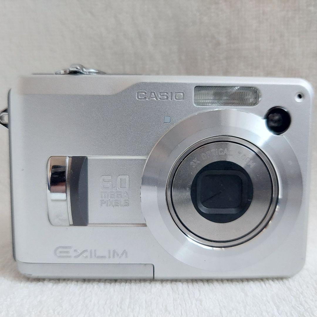 CASIO コンパクトデジタルカメラ EXILIM EX-Z110 シルバー