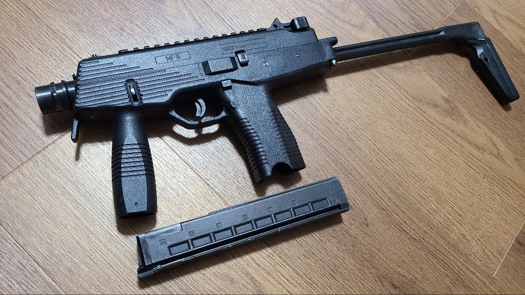 ジャンク KSC MP9 ガスブロバックエアガントイガン18禁 マガジン１本付き Amazon | KSC MP-9 ガスブローバック マシンピストル | ハンドガン 通販