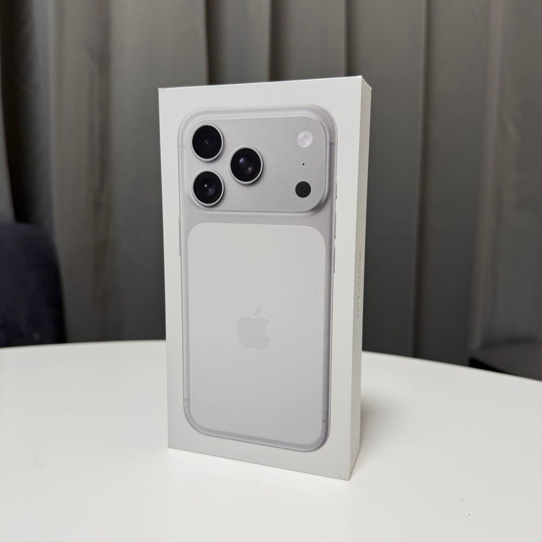 Apple iPhone 17pro 1tb新品未開封　即日配送 iPhone 17 Pro 『新品未開封』iPhone 256GB SIMフリー [シルバー