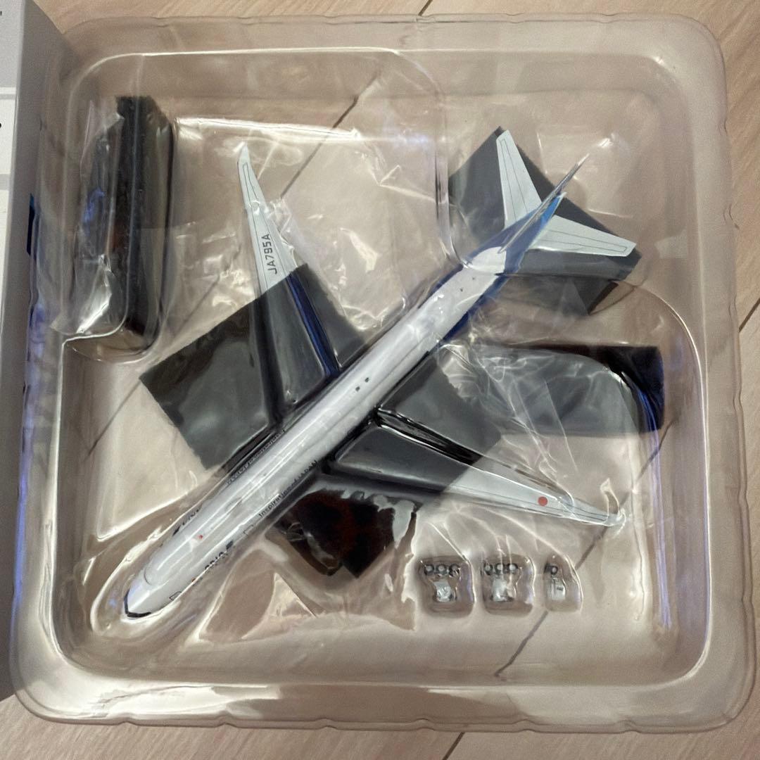 ANA ボーイング 777-300ER JA795A 1:400