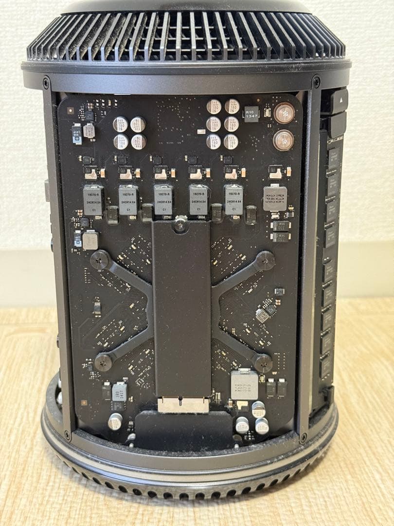 MacPro (Late 2013) 3.7GHz・24GB・256GB