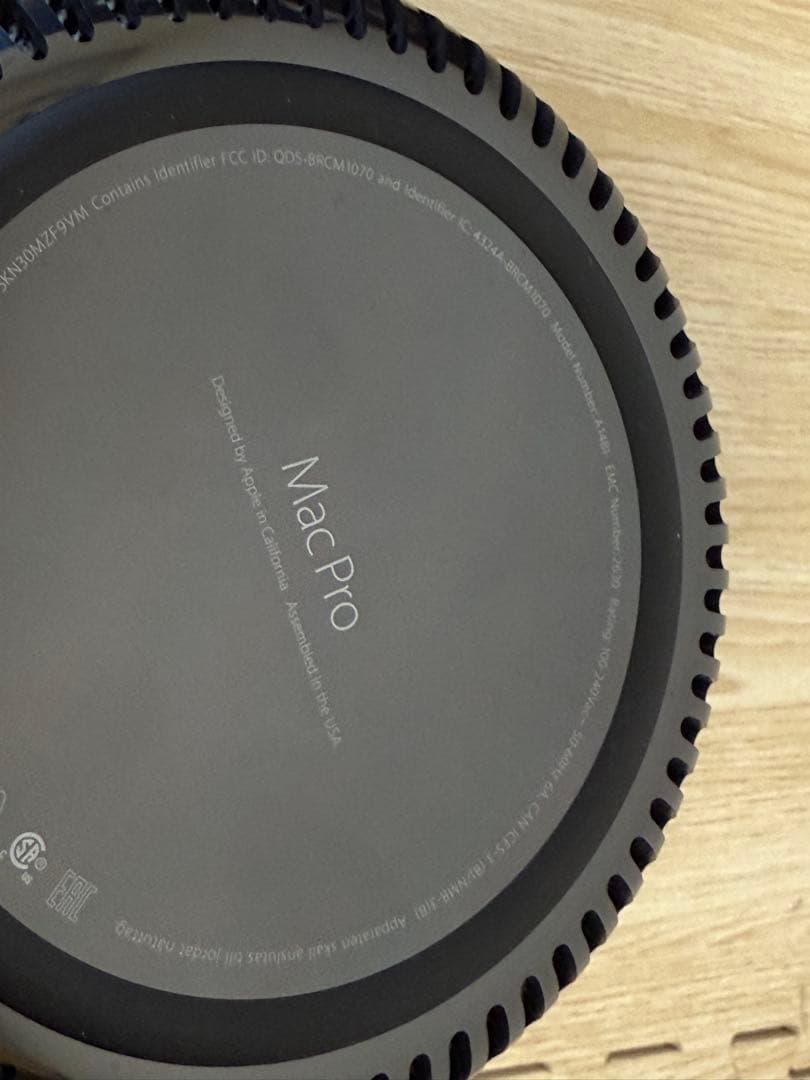 MacPro (Late 2013) 3.7GHz・24GB・256GB