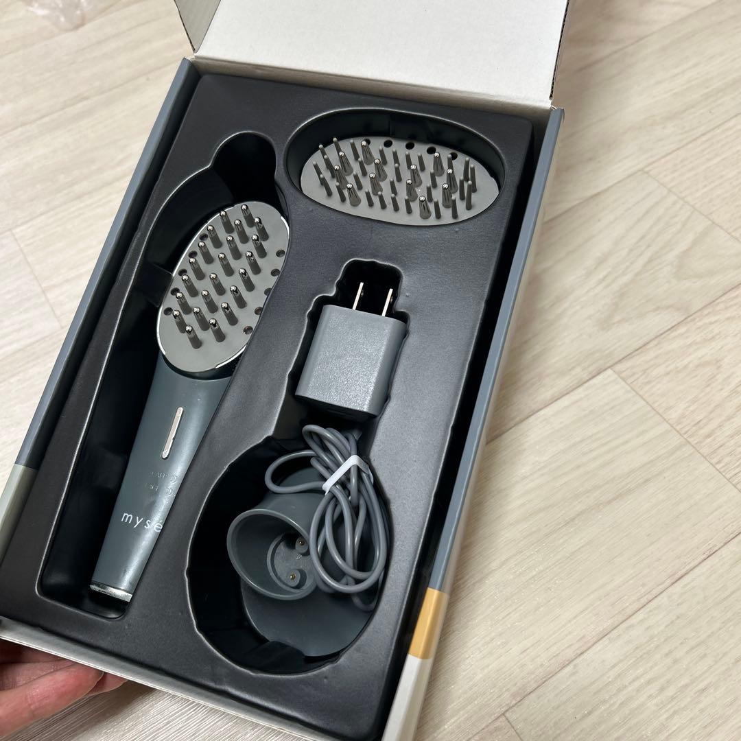 《安値》mysé スカルプブラシ 充電器付き グレー
