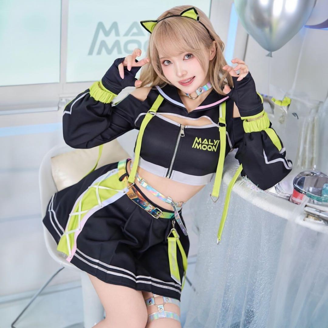 MALYMOON 猫耳 コスプレ サイバー セーラー 近未来 ネオン Y3K - メルカリ