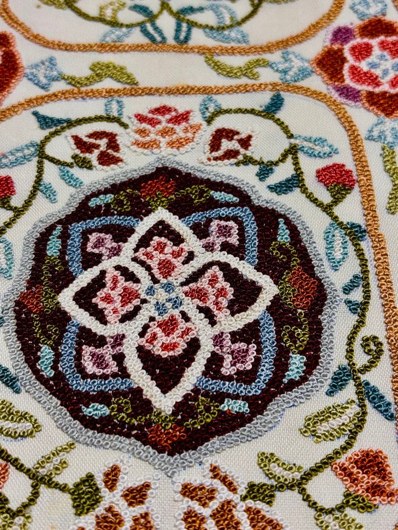 未使用品】袋帯 相良刺繍 宝相華 お太鼓柄 色合い可愛い 柔らかめ