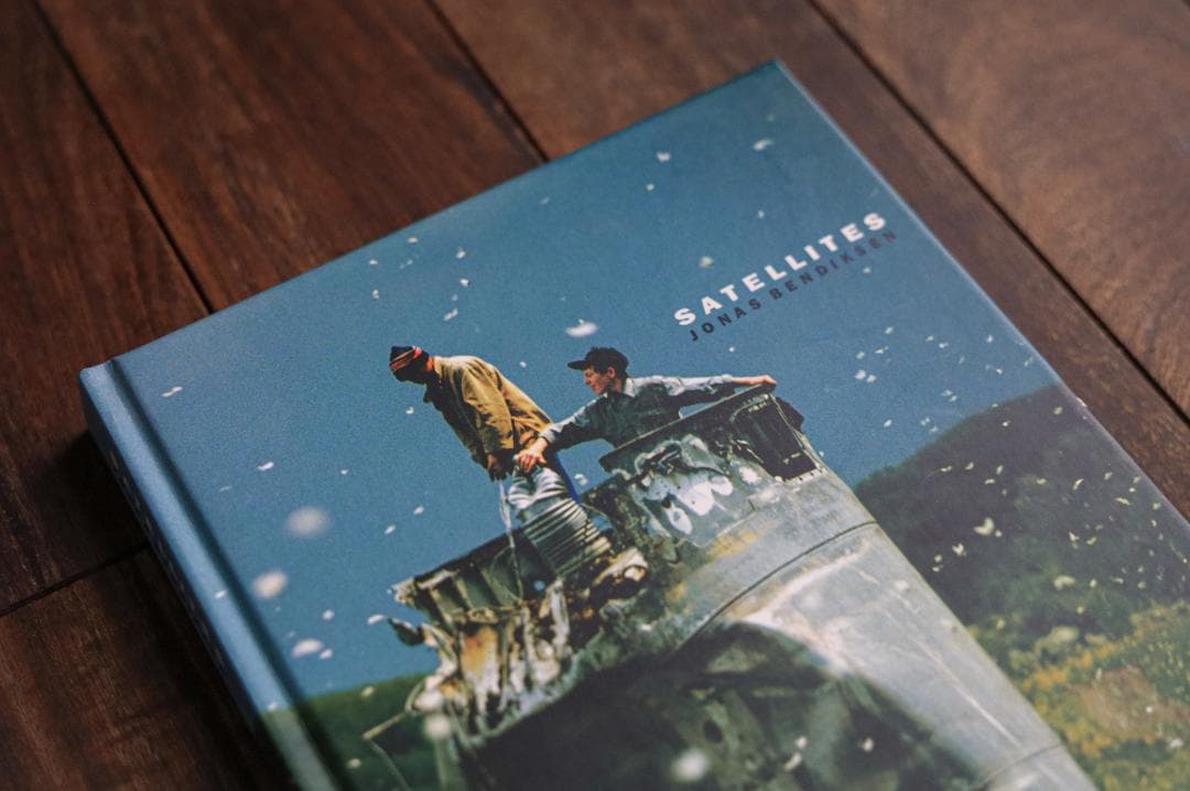 アート・デザイン・音楽 Jonas Bendiksen \"Satellites\"