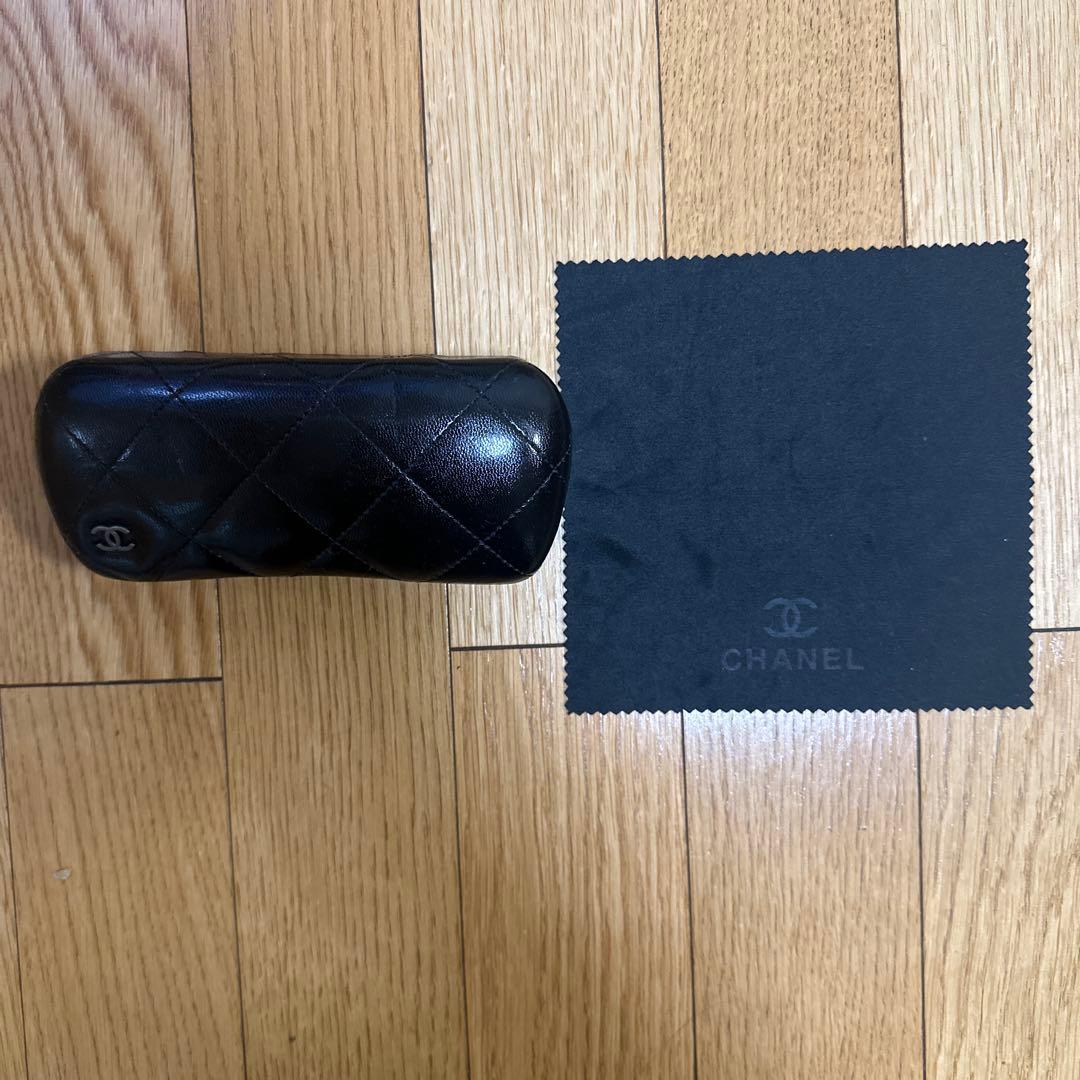CHANEL ブラックレザー メガネケース - メルカリ