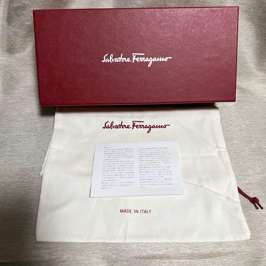 美品　Salvatore Ferragamo フラットシューズ　23.5cm