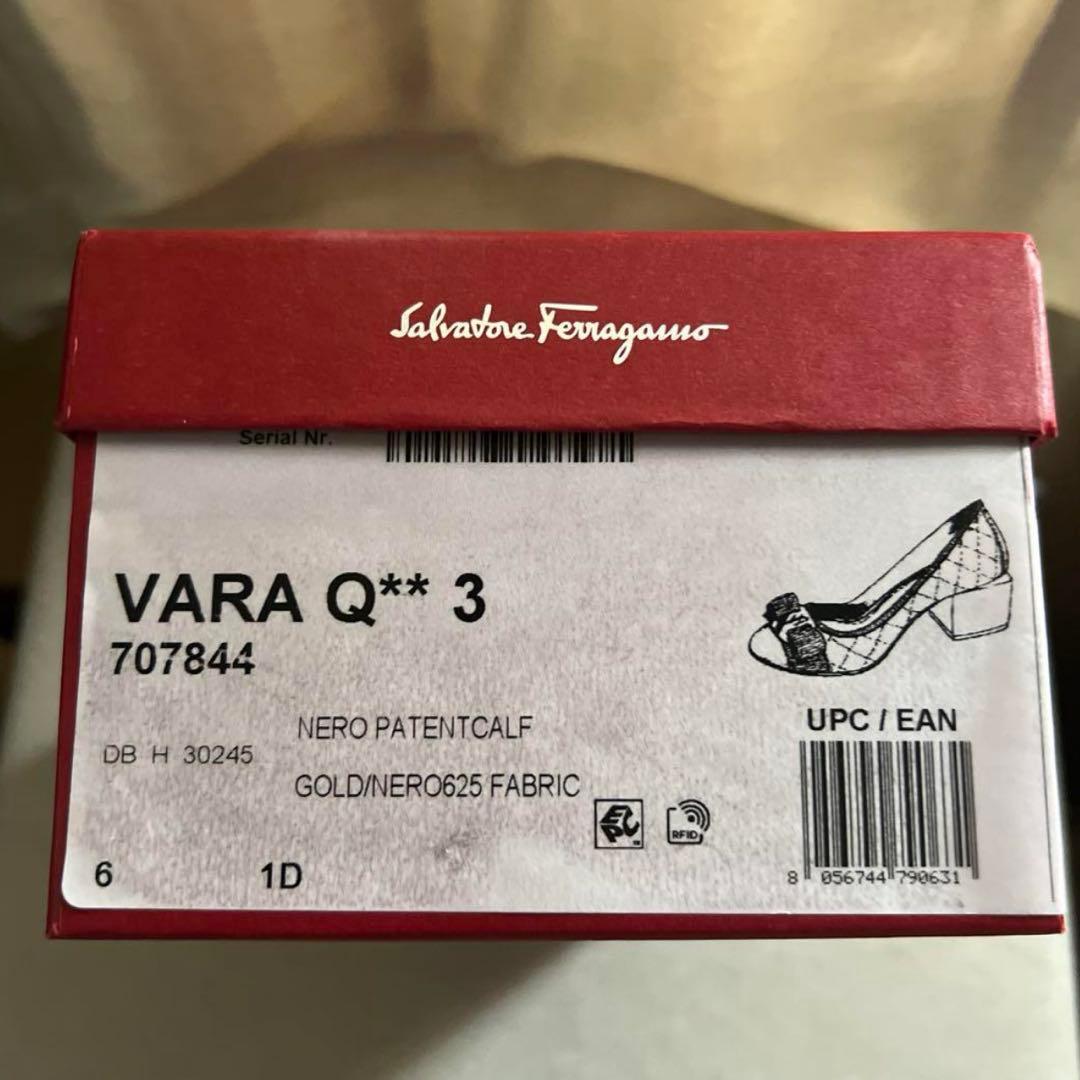 美品　Salvatore Ferragamo フラットシューズ　23.5cm