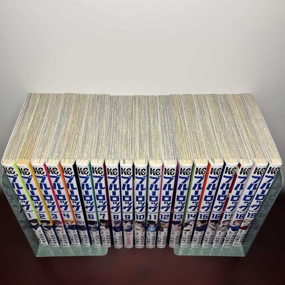 ブルーロック 1〜36巻 全巻セット キャラクターブック 表参道 原宿