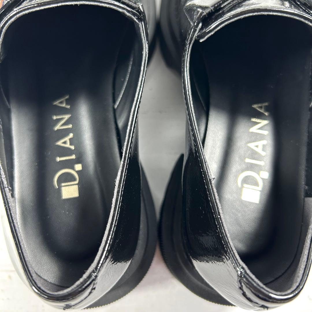 DIANA シュリンクエナメル ローファー ビジュー 22.0