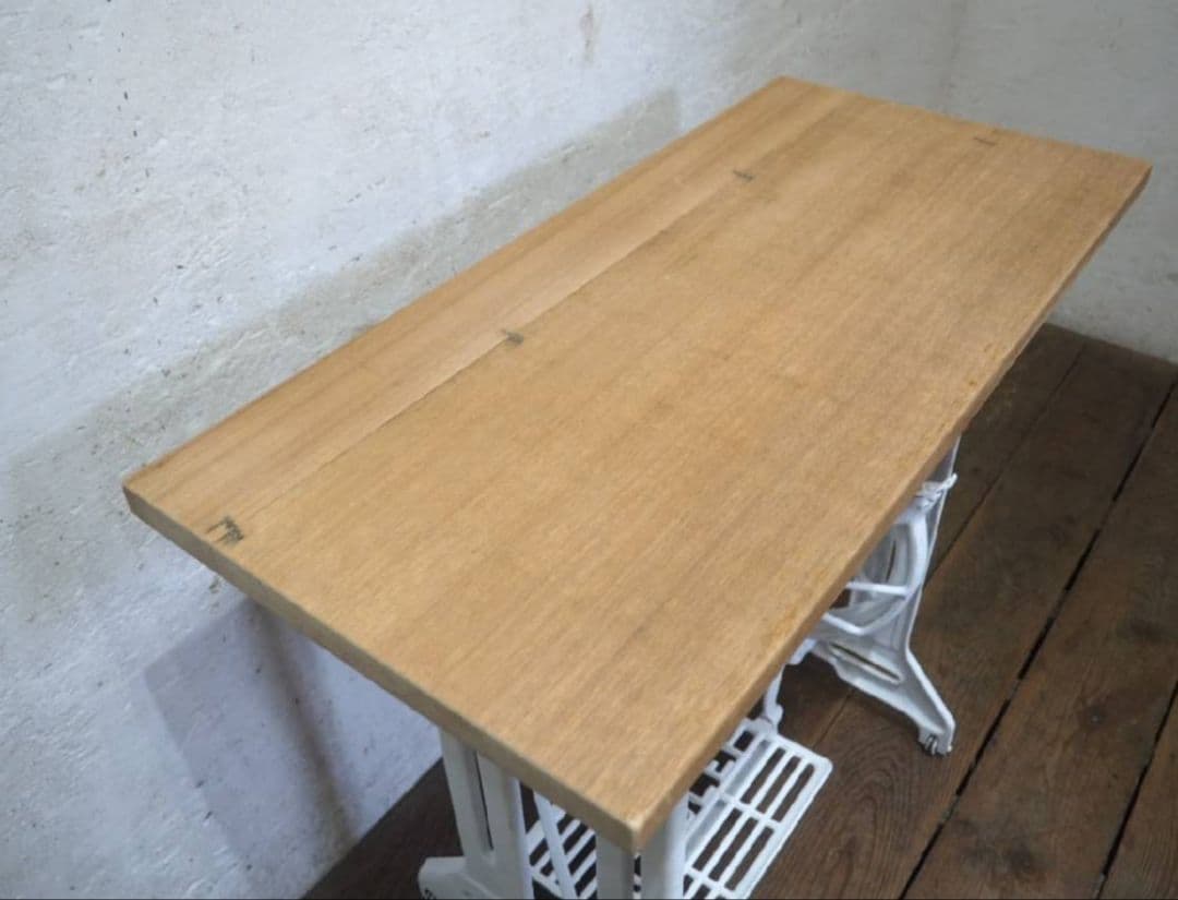 1065 白ペンキのミシンテーブル デスク 学習机 レトロ ビンテージ