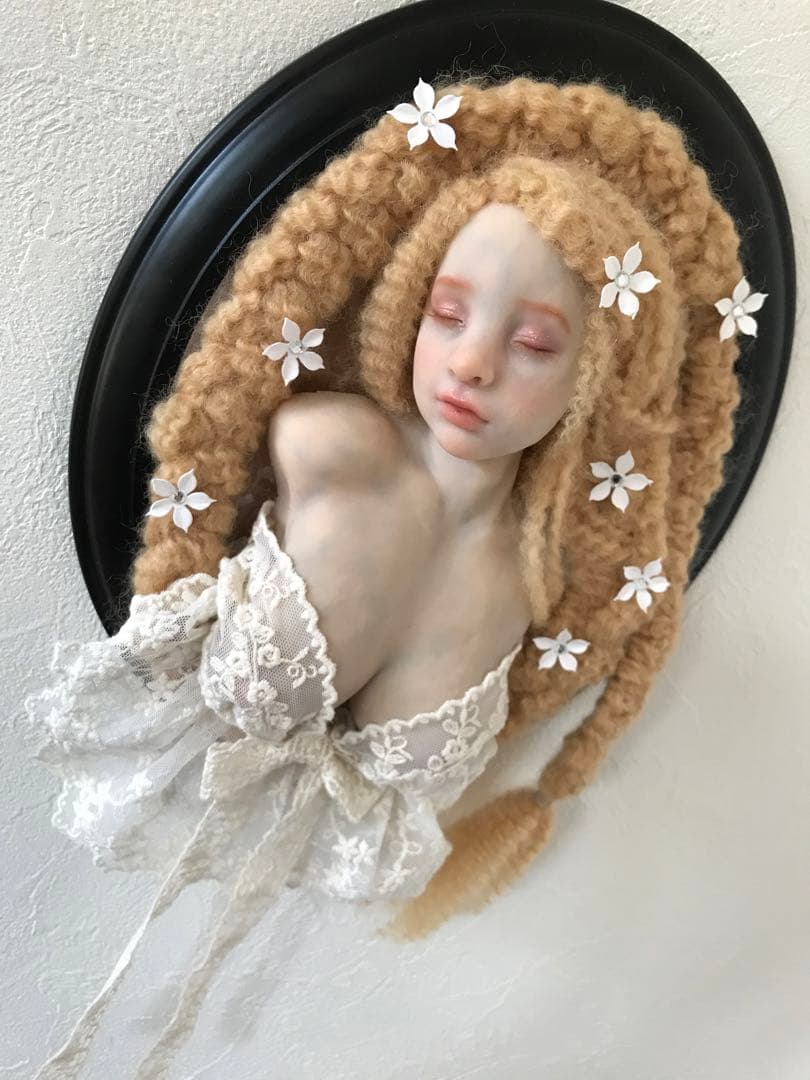 壁掛けオブジェ【柔らかい少女A】