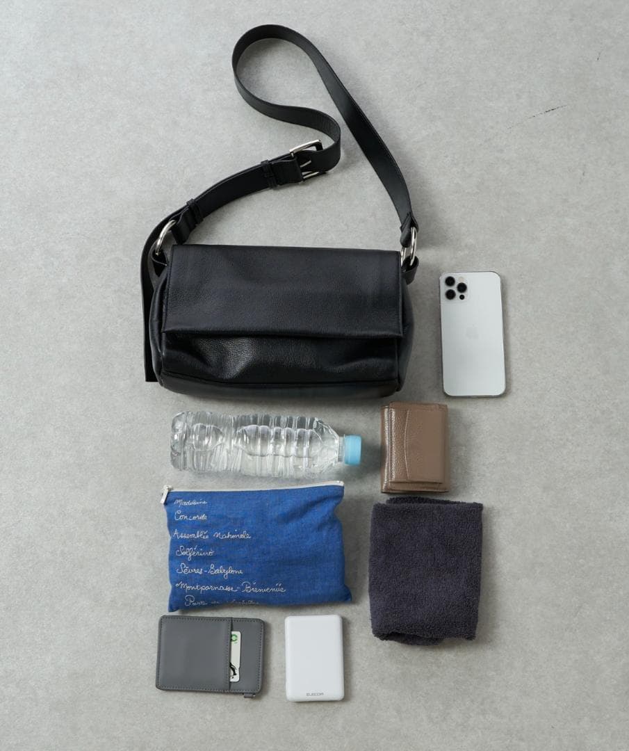 新品未開封】ビアズリー レザーリングボディバッグ ブラック - メルカリ