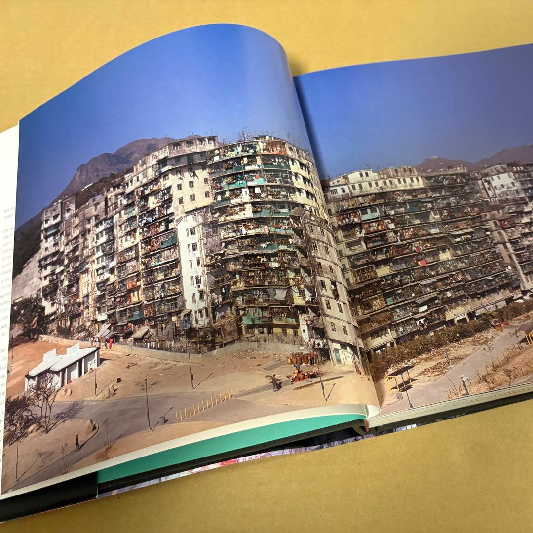 洋書】City of Darkness: Revisited 九龍城砦 写真集 - メルカリ