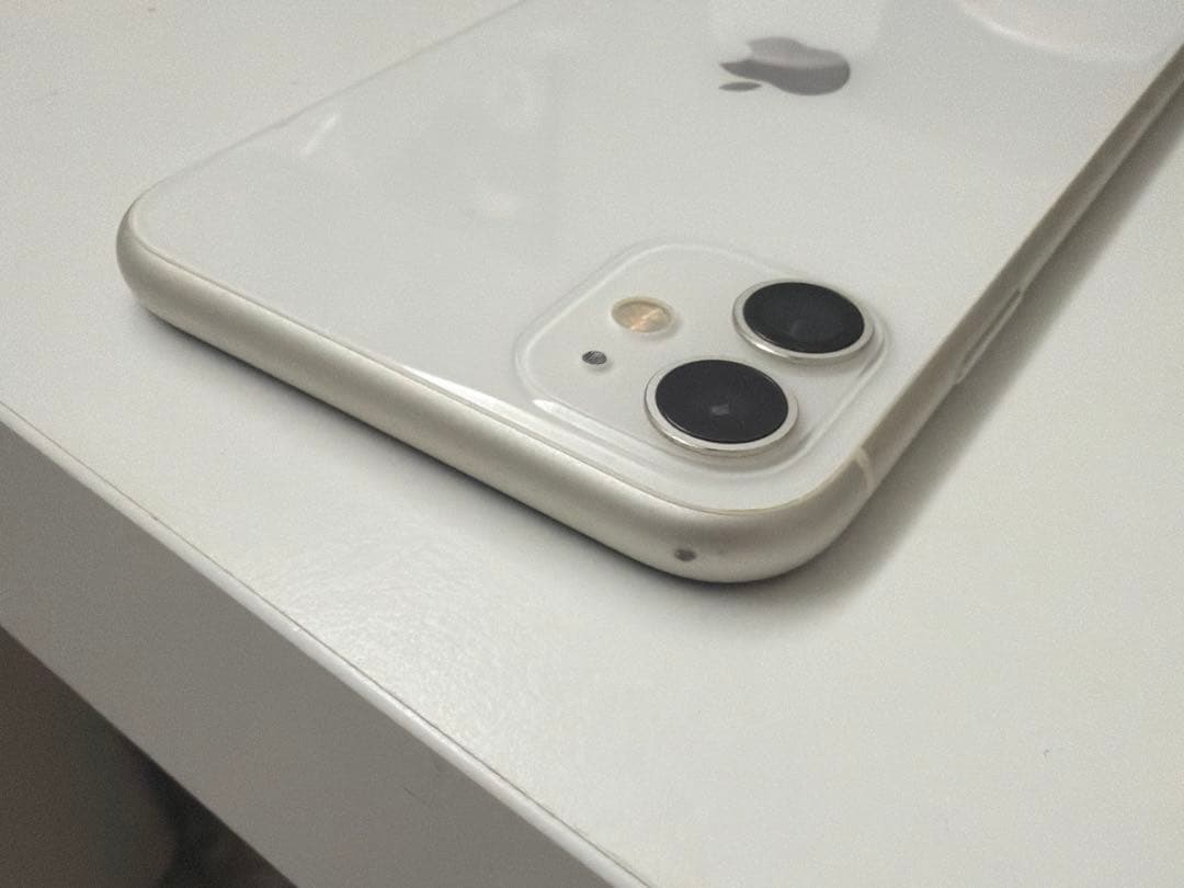 iPhone11 128GB ホワイト SIMロックあり