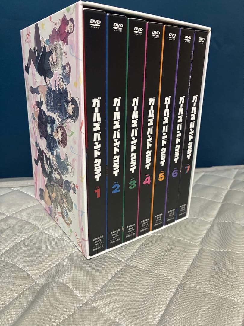 ガールズバンドクライ　DVD 全巻セット　購入特典box付き Amazon.co.jp: ガールズバンドクライ 豪華限定版 全7巻セット(全巻収納