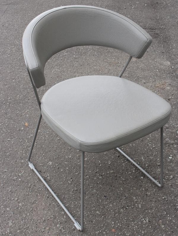 キキララカリガリス コヌビア ニューヨーク ダニングチェア カリガリス コヌビア ニューヨーク ダイニングチェア (ソフトレザー