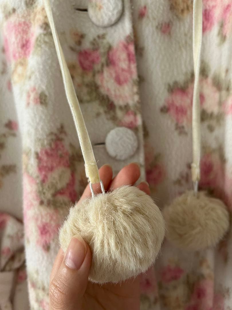 リズリサ LIZLISA ファー ポンチョ 花柄 バラ マント コート ケープ