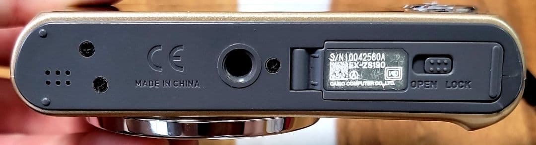 CASIO EXILIM 12倍光学ズーム デジタルカメラ