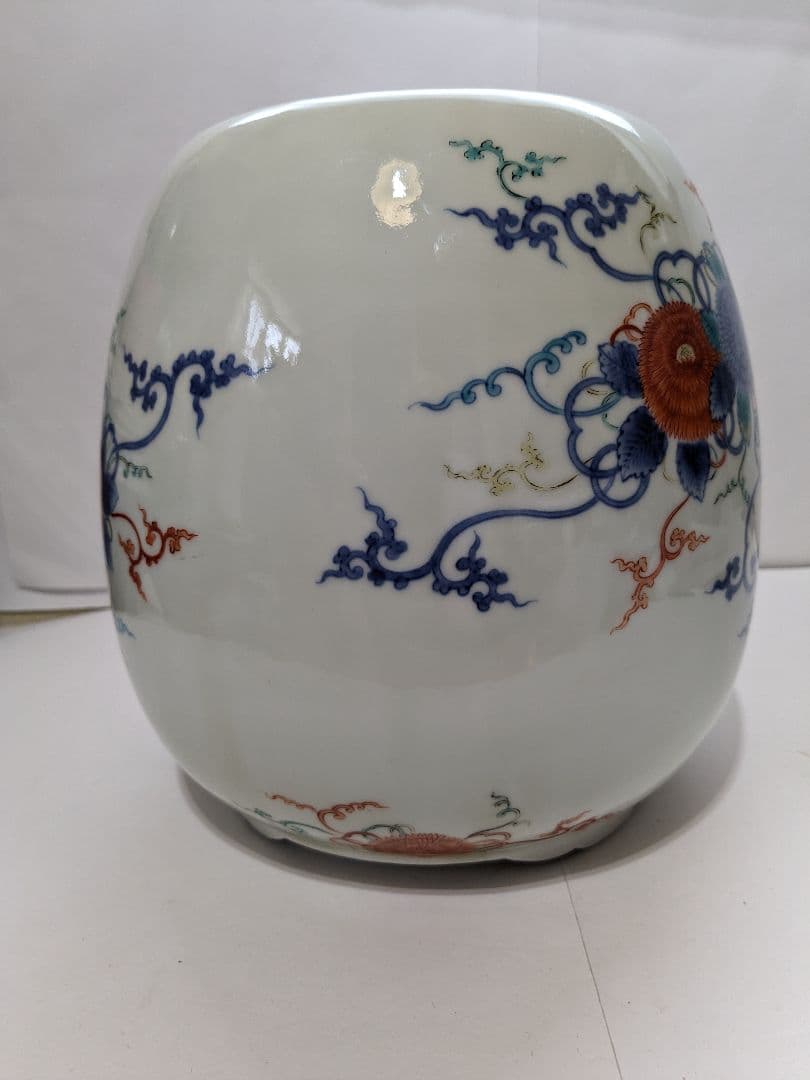 有田焼 十一代今泉今右衛門作、『錦菊花文三足手あぶり』、銘有