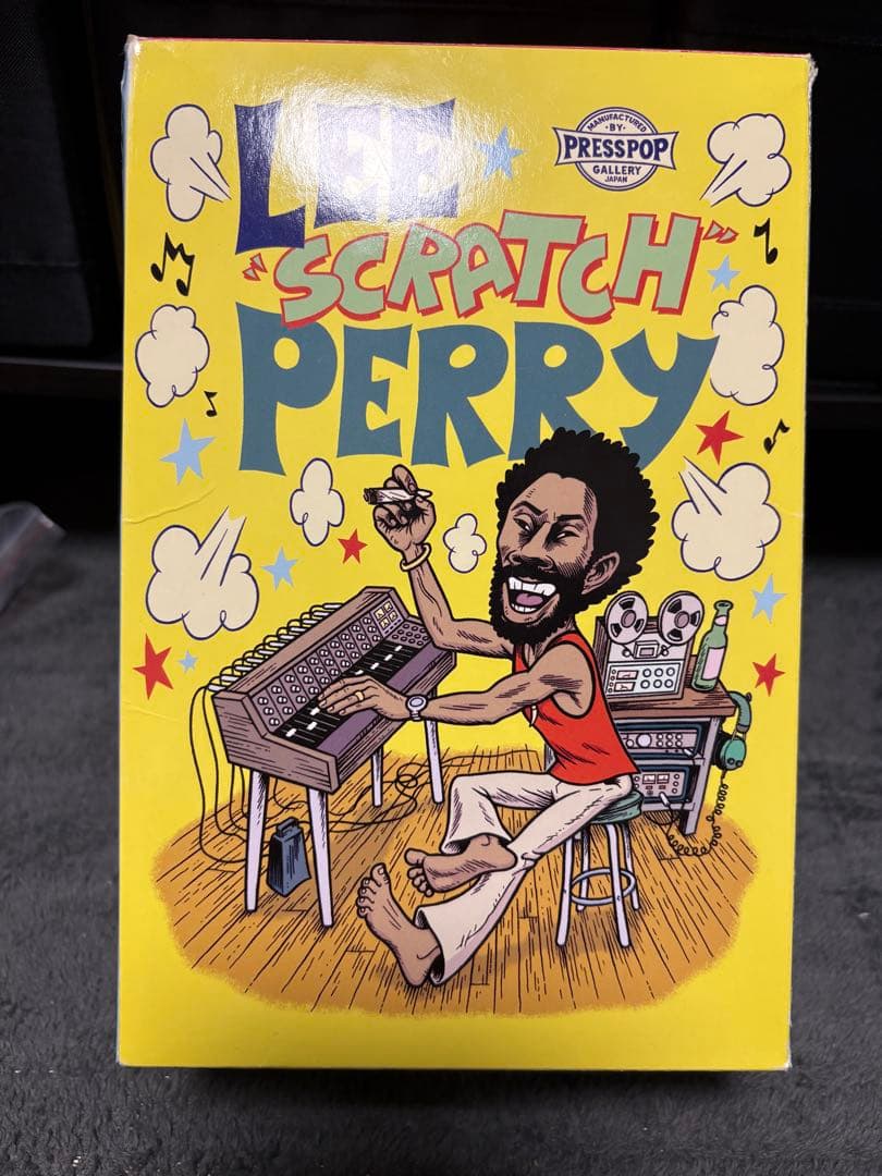 HMV Record Shop限定カラー(ピンク) Lee Perryフィギィア - メルカリ