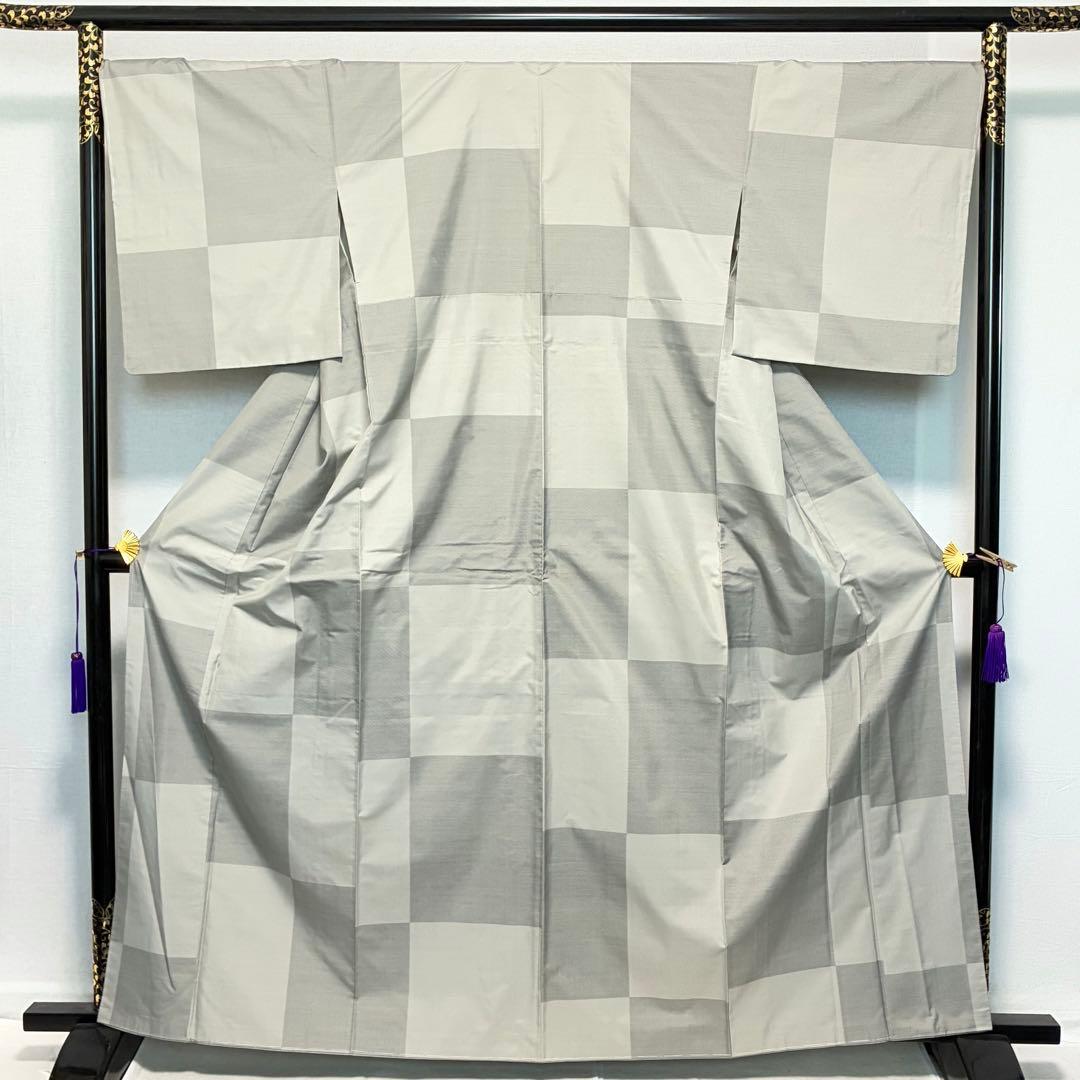 D237 本場白大島紬　変わり市松　正絹　着物　袷　しつけ糸付き未使用極美品 D237 本場白大島紬 変わり市松 正絹 着物 袷 しつけ糸付き未使用極美品