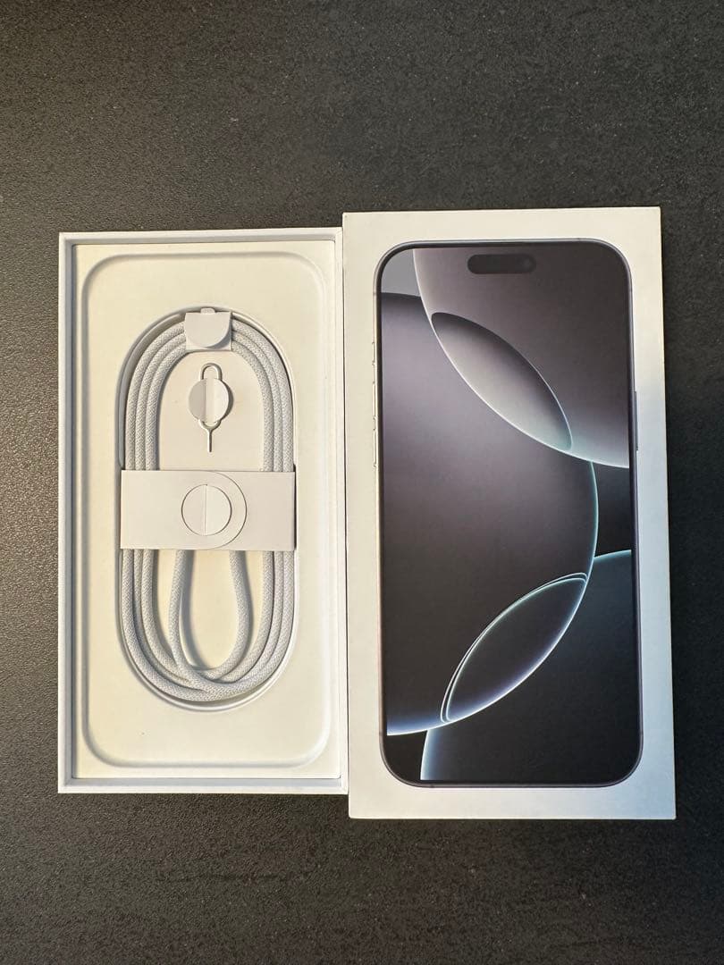 iphone 16 Pro max 512gb バッテリー100% 充放電43回 - メルカリ