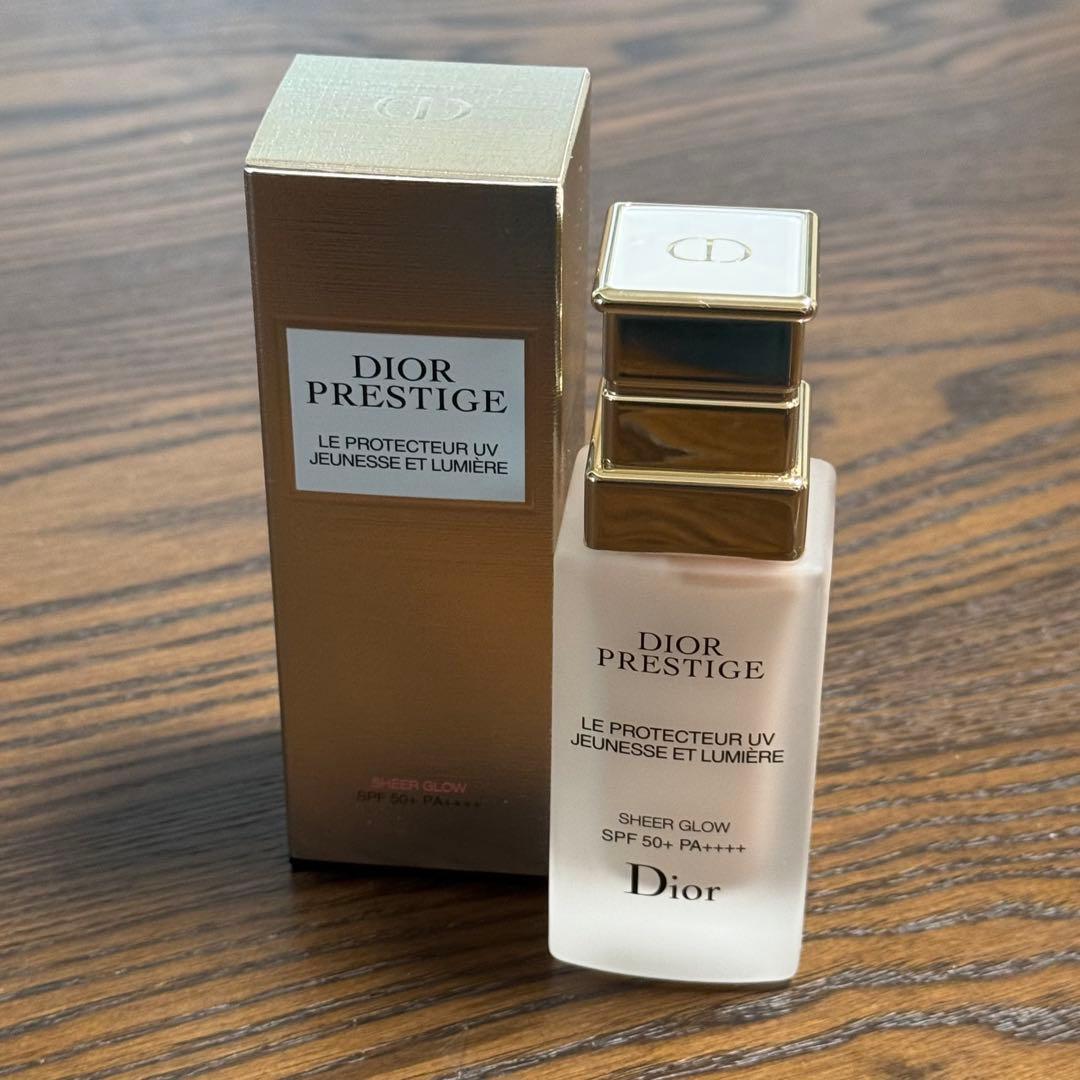 Dior プレステージ ホワイト ル プロテクターUV ルミエール シアーグロー ディオール / プレステージ ホワイト ル プロテクター UV ルミエール