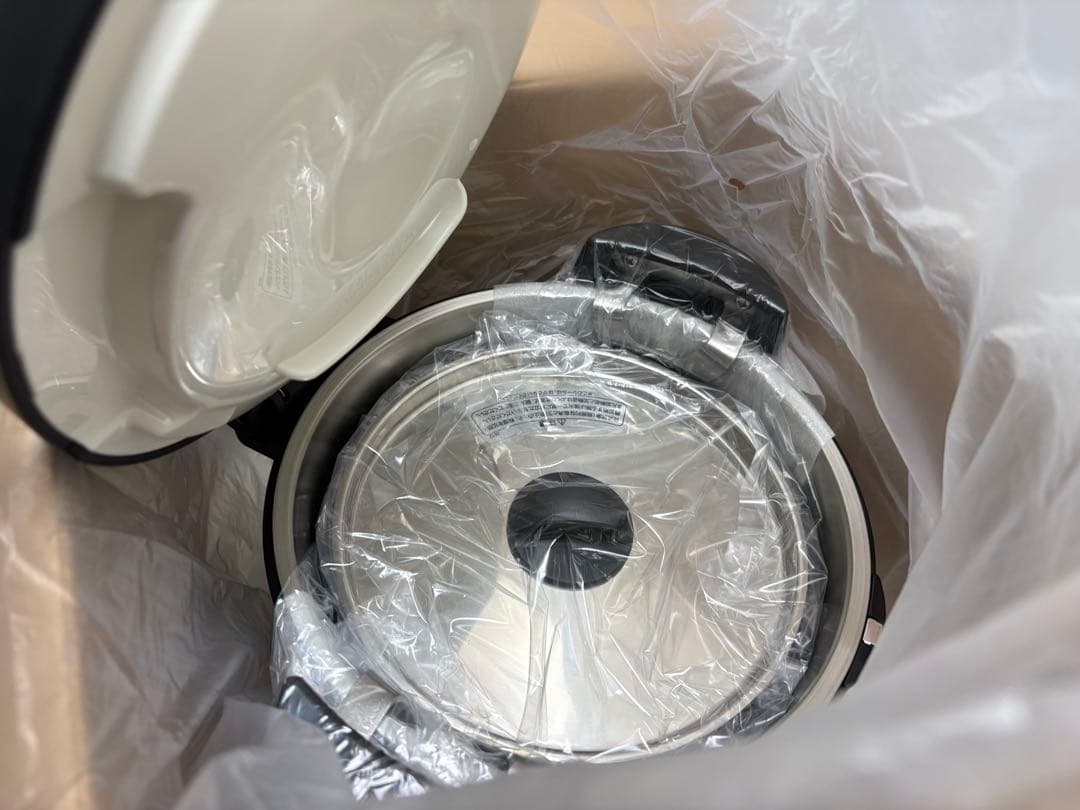 未使用 サーモス 真空保温調理器シャトルシェフKBB-1601 1.6L ピンク