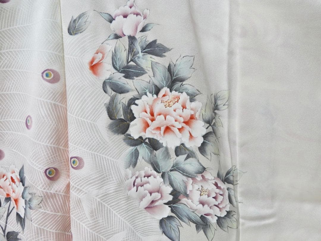 お値下げします！【仮縫い・未仕立て】振袖 正絹 白地 孔雀と牡丹柄