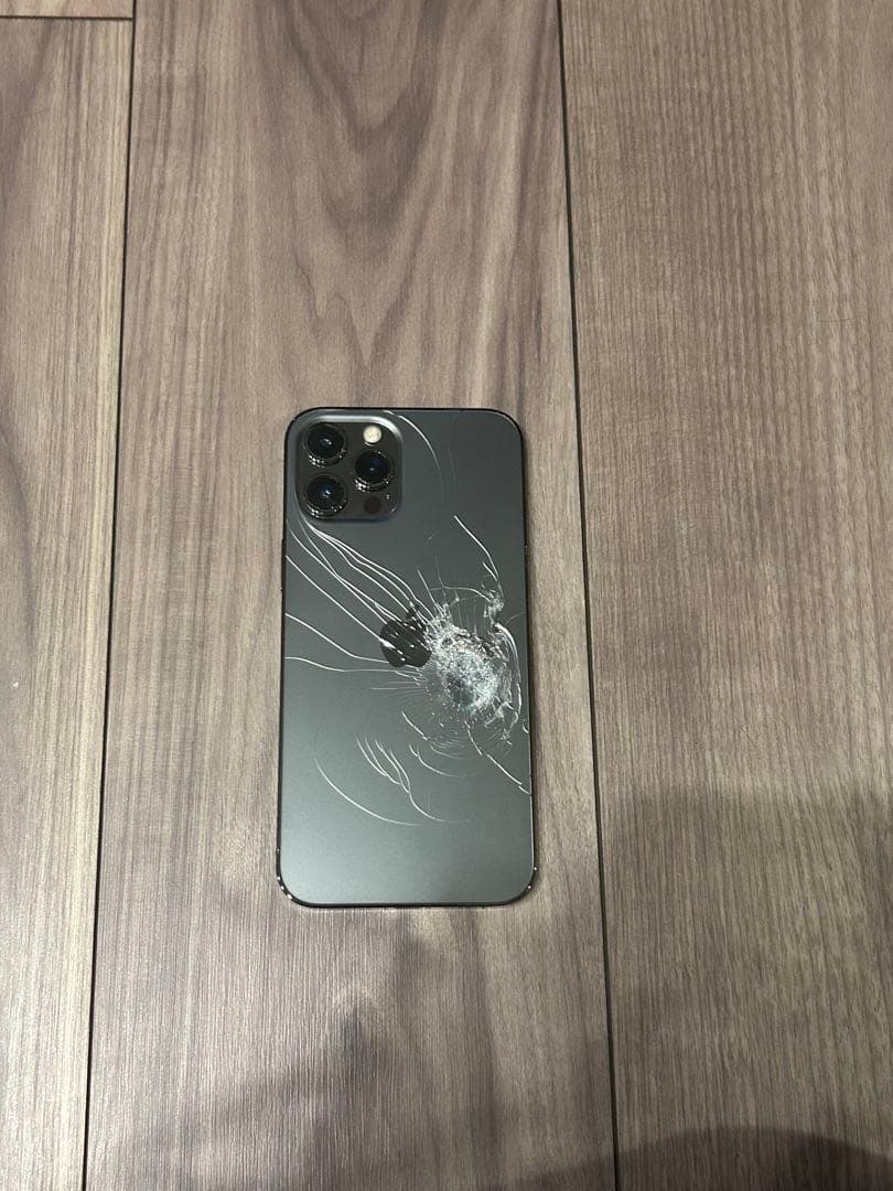iPhone 12 Pro Max ひび割れあり - メルカリ