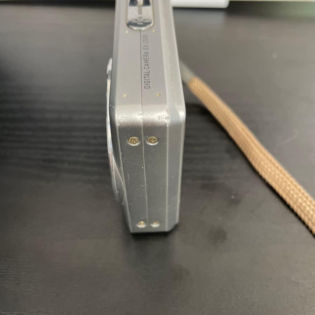 CASIO EXILIM 5.0MP コンパクトデジタルカメラ