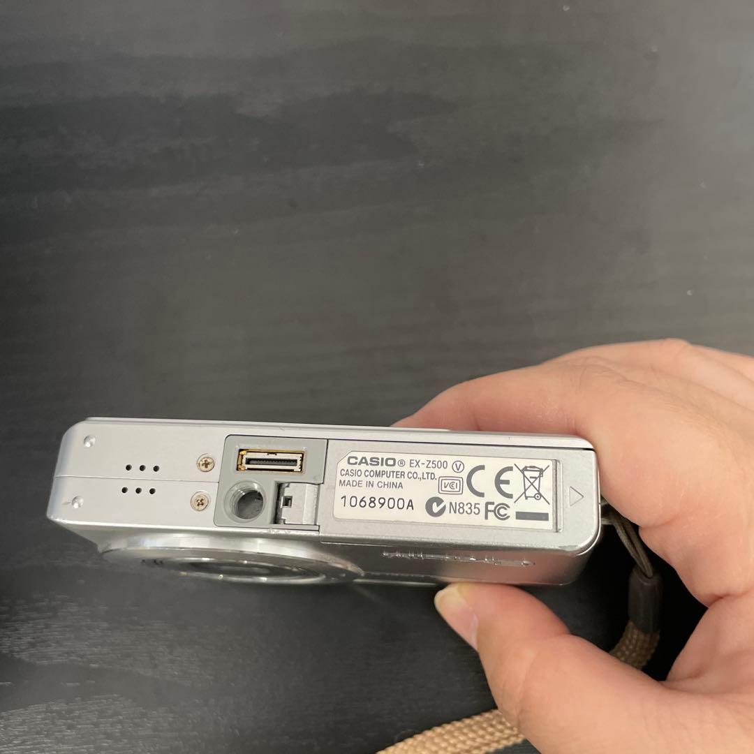 CASIO EXILIM 5.0MP コンパクトデジタルカメラ