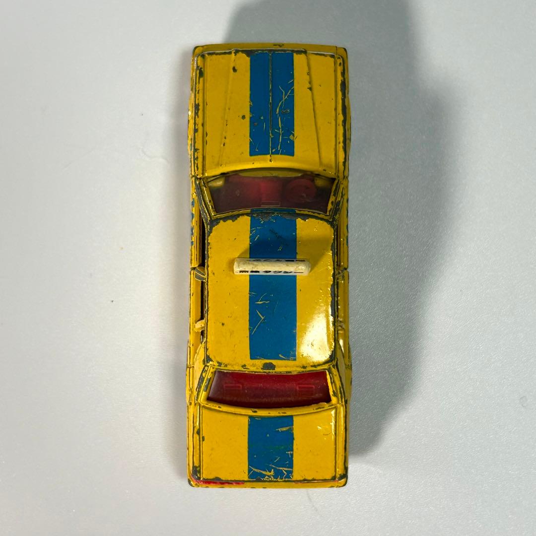 トミカ No.28 トヨタ クラウン 4ドア セダン タクシー 1984 日本製