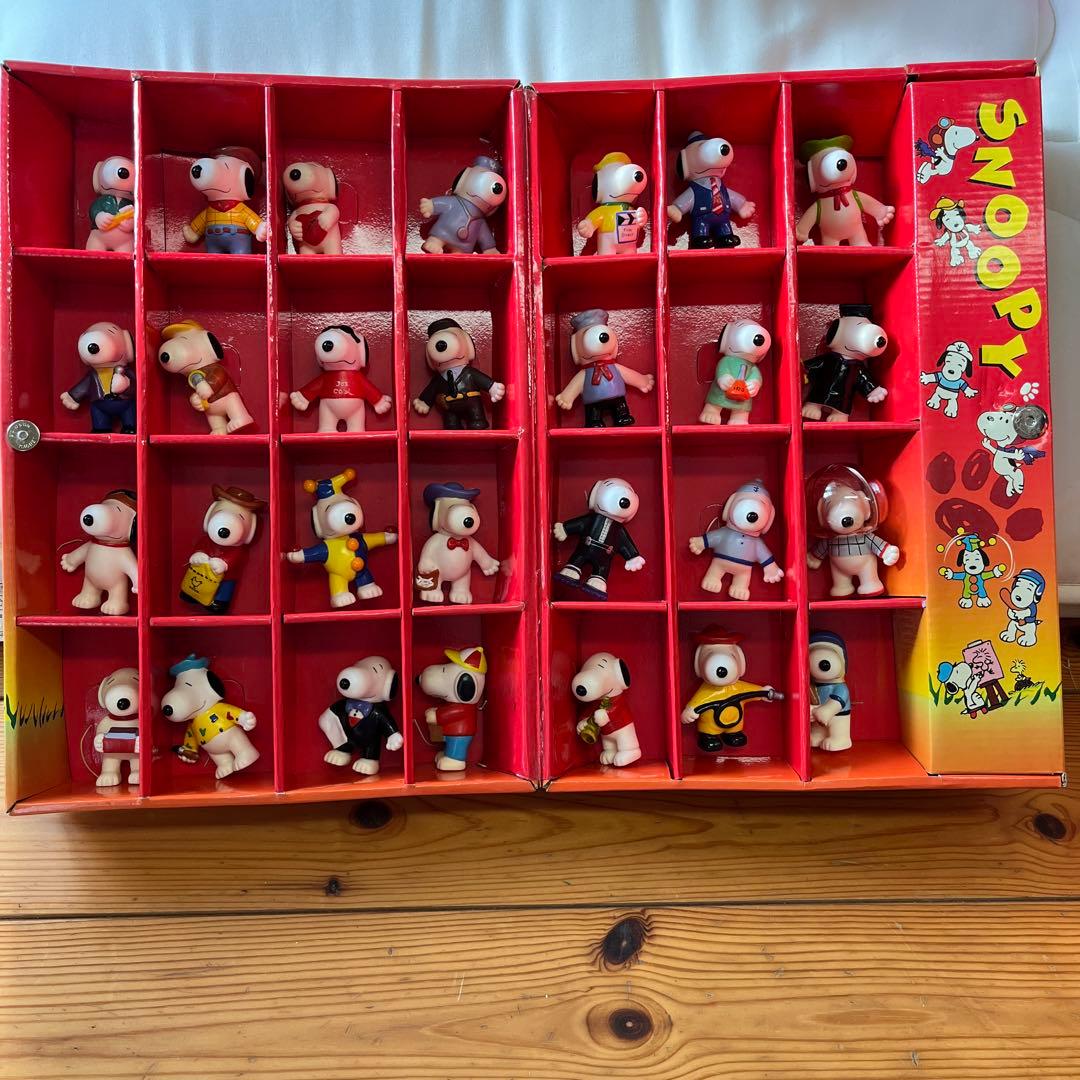 スヌーピー コレクションフィギュア 28体セット - メルカリ