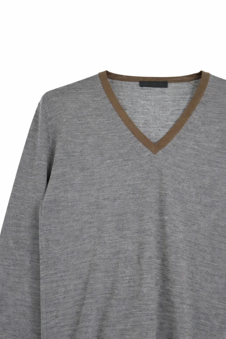 PRADA Vネックニット イタリア製 ブラウン×グレー - メルカリ