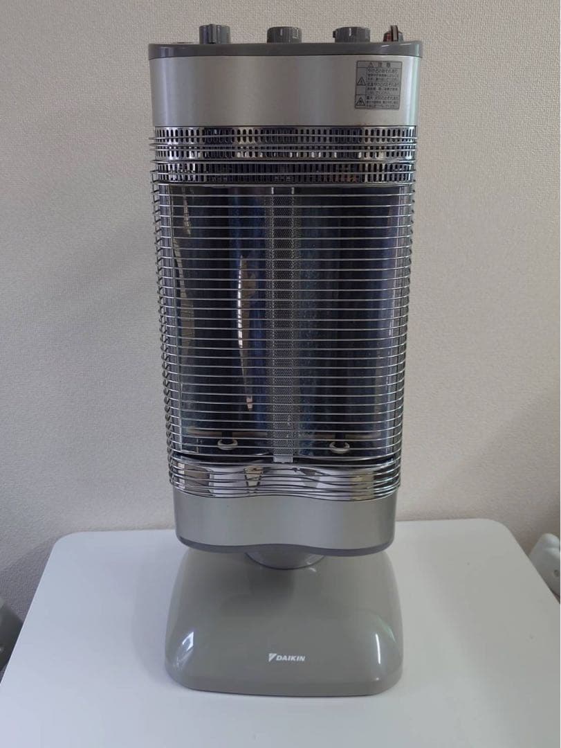 CERAMHEAT 電気ヒーター 1100W グレー 遠赤外線暖房機 セラムヒート ラインアップ 家電量販店取扱製品 | 遠