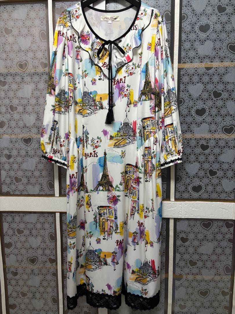 ◇ スーパービューティー 42 ワンピース ホワイト×カラフルなパリス柄