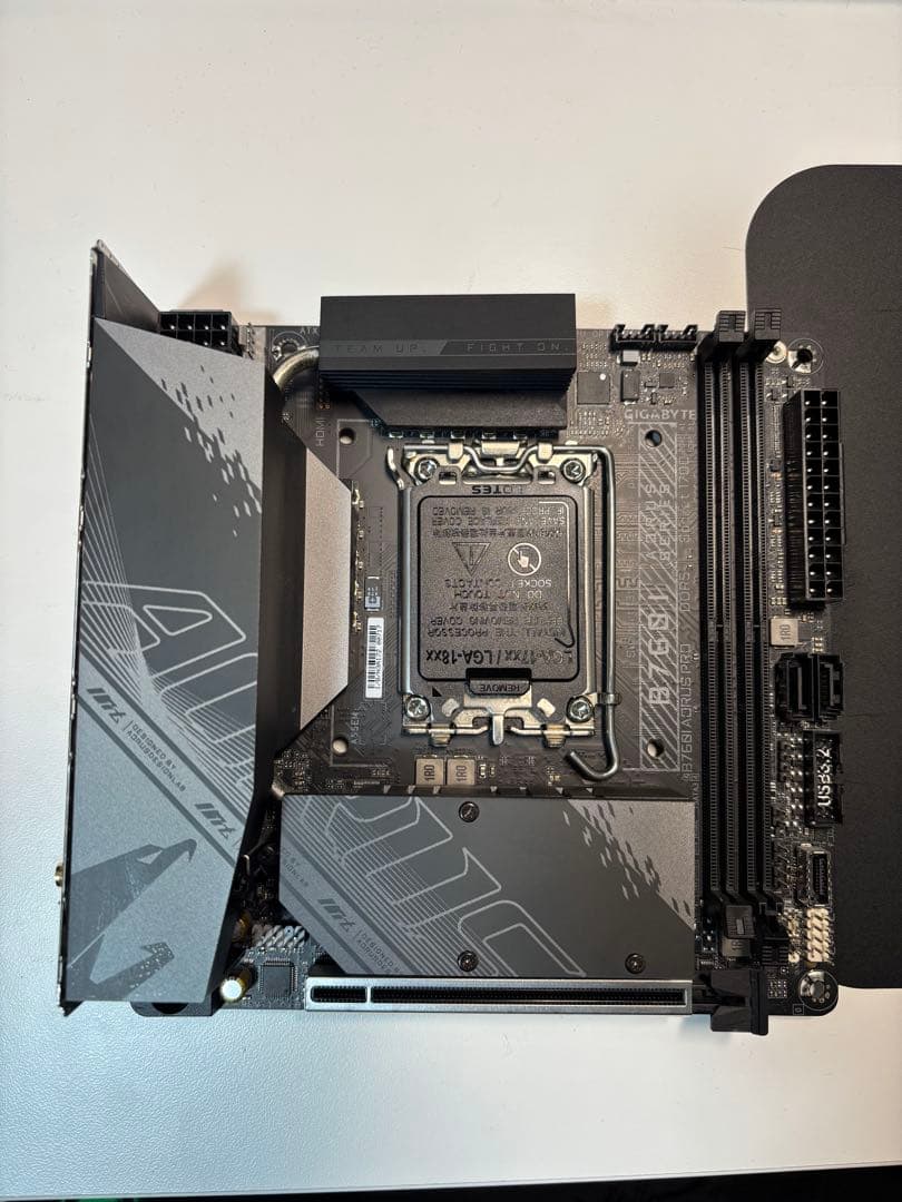 Gigabyte b760i ddr5 & intel 13600kfセット - メルカリ