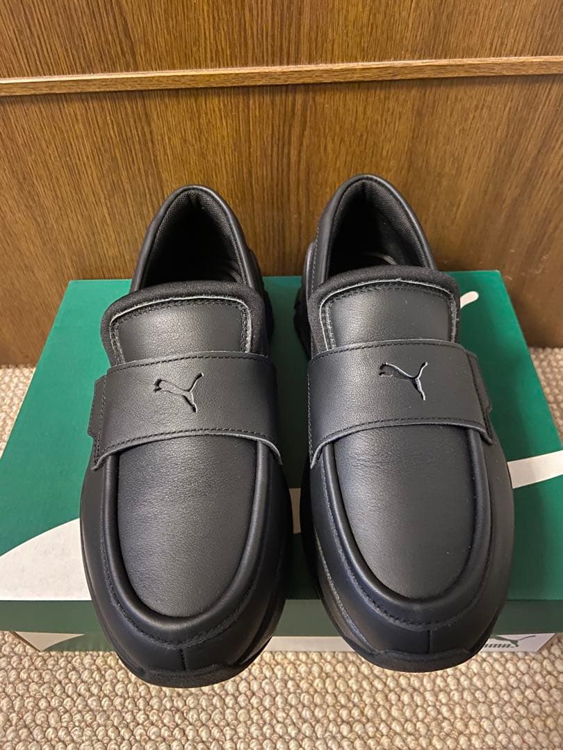 PUMA ブラック 24.5ローファー 厚底 極美品】PUMA プーマ 厚底ローファー 24.5cm 黒 箱ありスリッポン