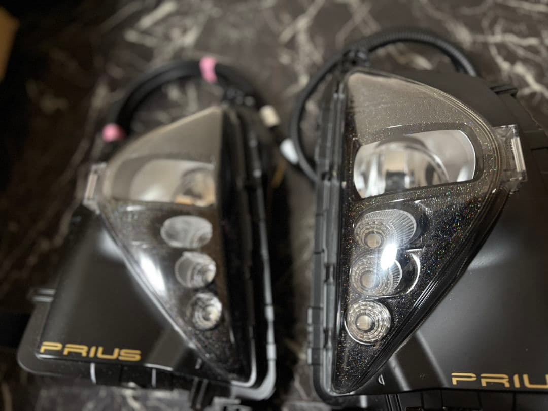 50プリウス 前期 加工 フォグランプ インナーブラック バルブ交換可能