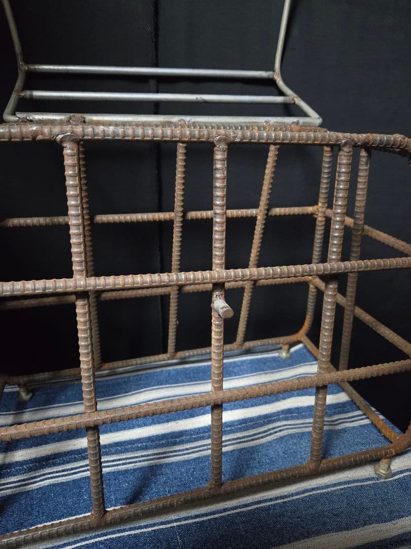 鉄製のかごの上部的な何かオブジェ囲みにインテリア骨董市 puddle