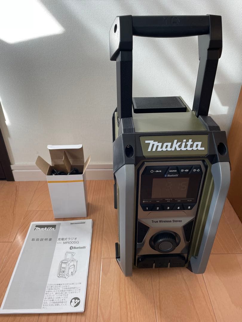 マキタ　充電式ラジオ　MR005G GZO オリーブ　美品 マキタ（makita） 充電式ラジオ MR005GZO オリーブ 本体のみ トリプル