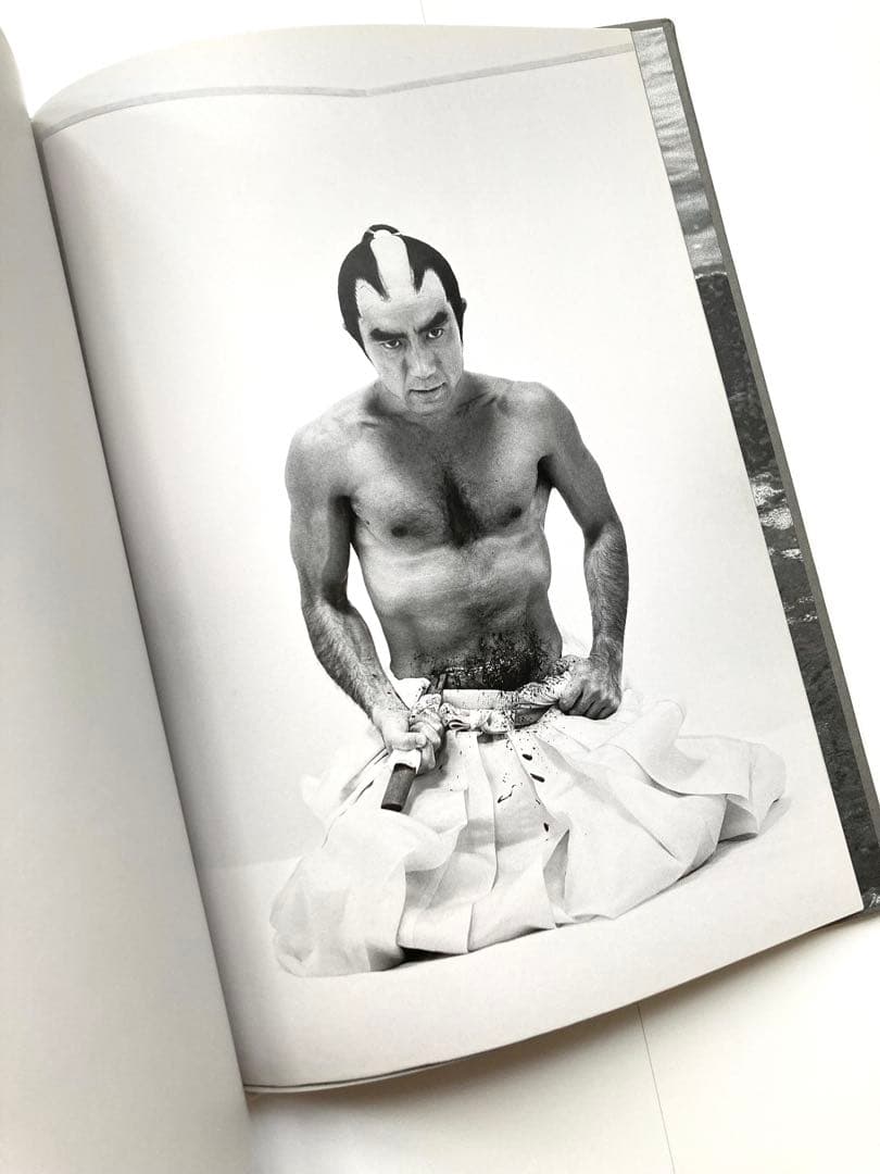 篠山紀信 写真集「三島由紀夫 男の死 THE DEATH OF THE MAN」 - メルカリ