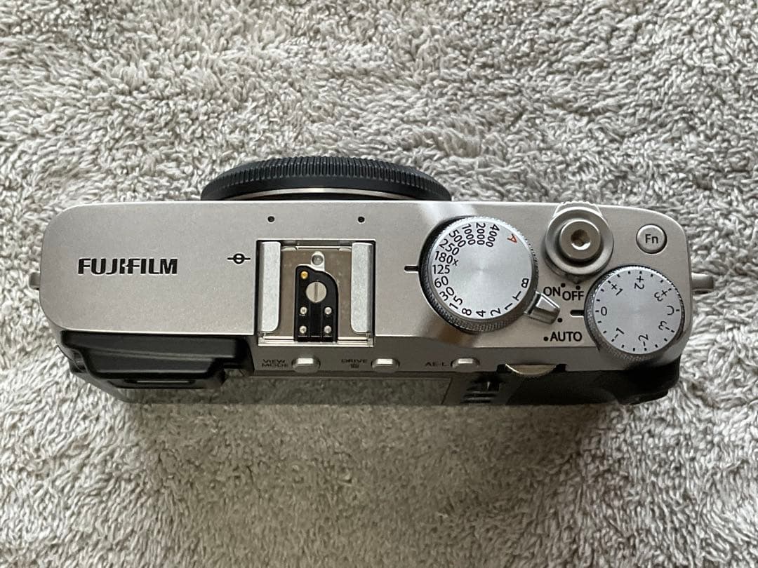 フジフィルム ミラーレス一眼 X-E3 シルバー（ショット数僅少） - メルカリ