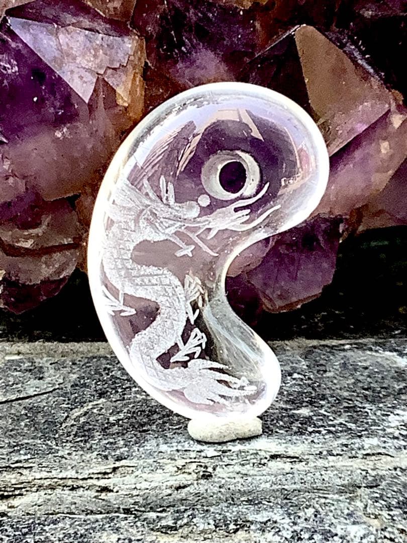 ✳ 【 彫り師*秀峯作雲龍彫り ]乙女水晶勾玉 限定数量*極上縁起勾玉